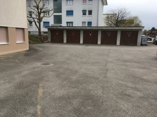 Parkplatz / Garage